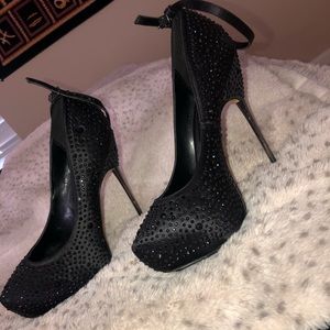 Black studded Aldo Heels